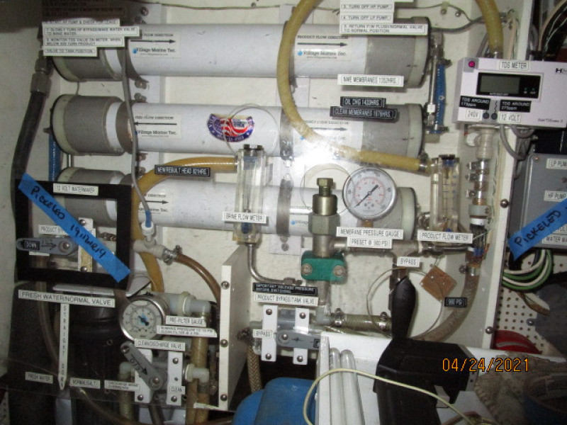42' Grand Banks water maker2