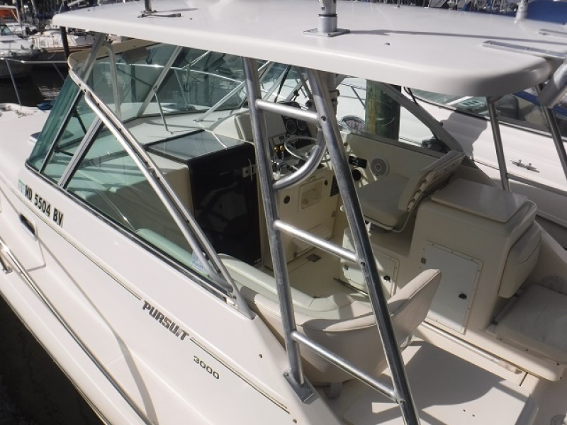 1999 Pursuit 300