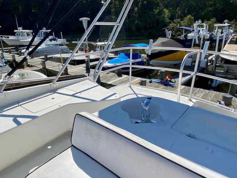 1990 Luhrs 3400