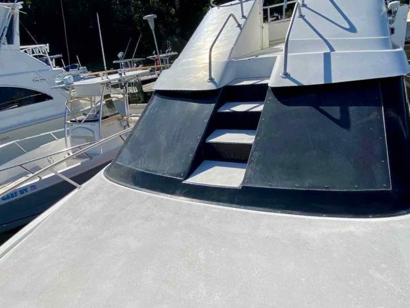 1990 Luhrs 3400