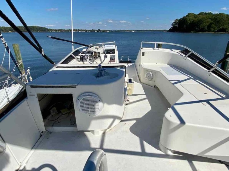 1990 Luhrs 3400