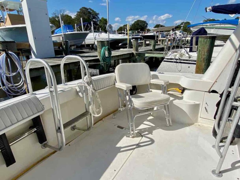 1990 Luhrs 3400