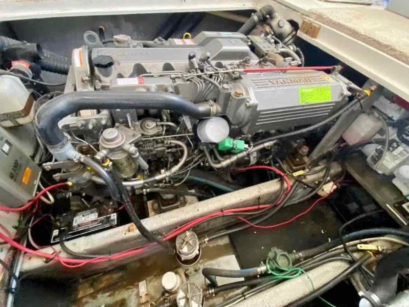 1990 Luhrs 3400