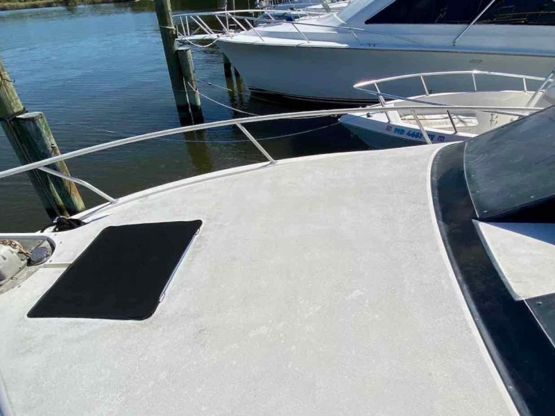 1990 Luhrs 3400