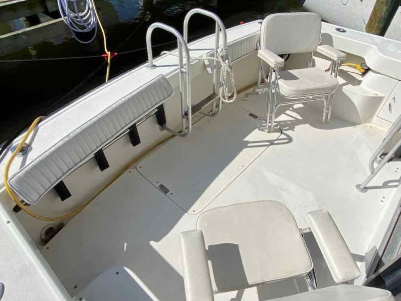 1990 Luhrs 3400