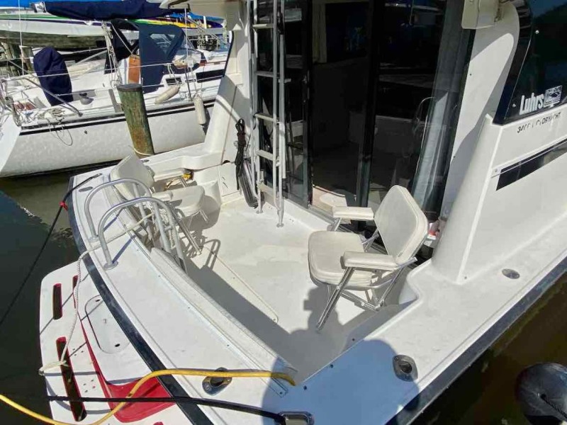 1990 Luhrs 3400