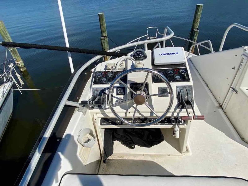 1990 Luhrs 3400