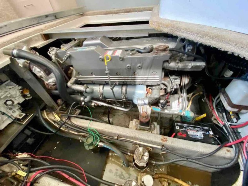 1990 Luhrs 3400