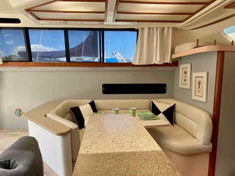 1990 Luhrs 3400