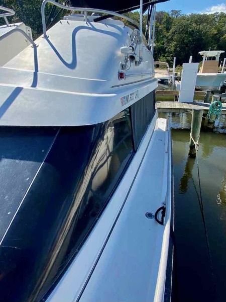 1990 Luhrs 3400