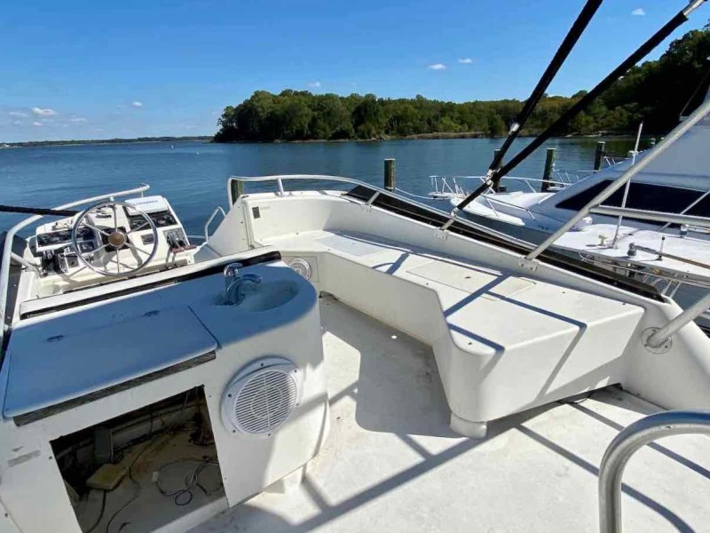 1990 Luhrs 3400