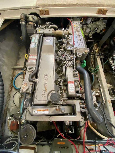 1990 Luhrs 3400