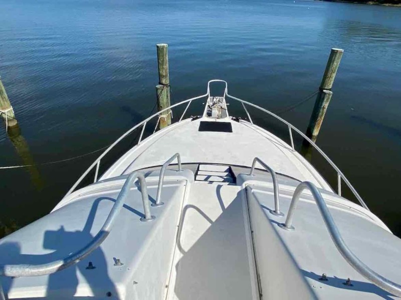 1990 Luhrs 3400