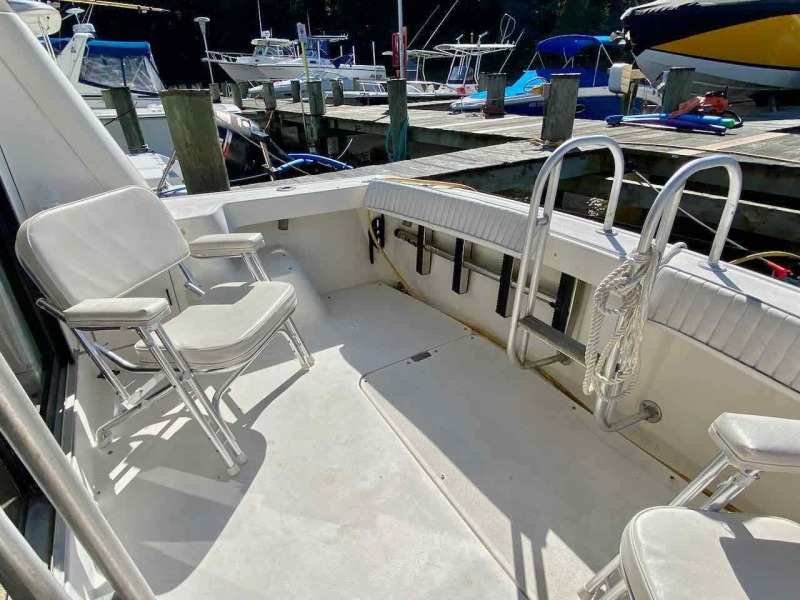 1990 Luhrs 3400