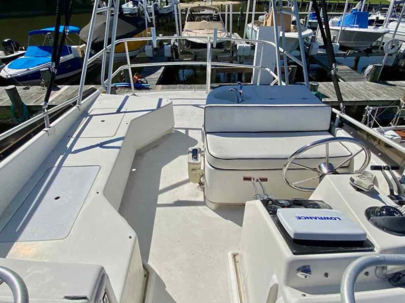 1990 Luhrs 3400
