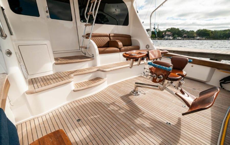 2014 66 Viking Cockpit (3)