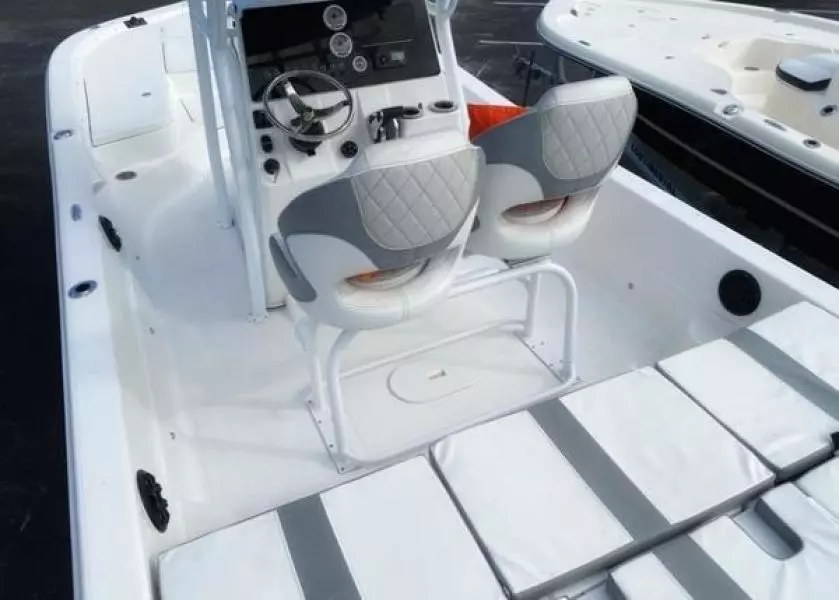 Epic 26 Bay 27ft Epic Yacht For Sale