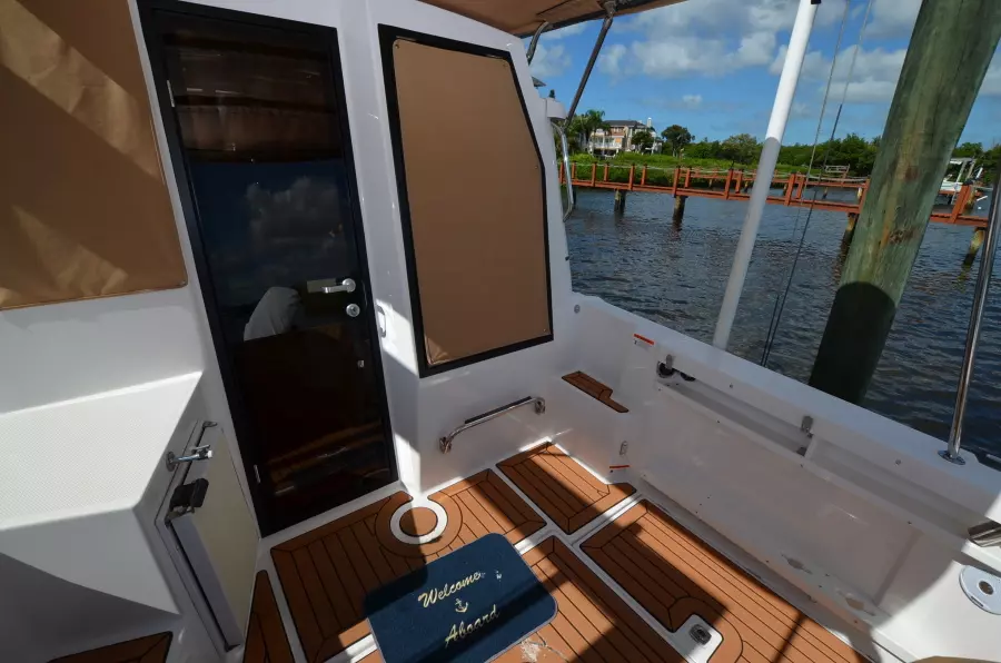 2018 Ranger Tugs R27