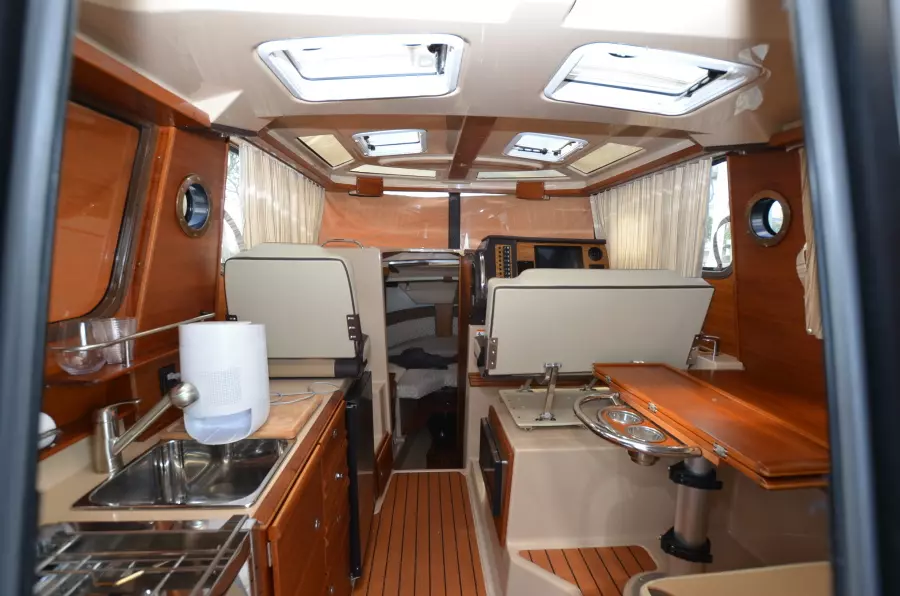 2018 Ranger Tugs R27