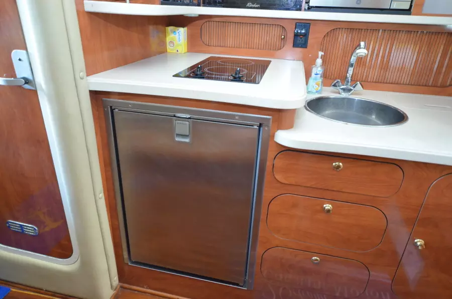 2004 Rinker 342 Fiesta Vee