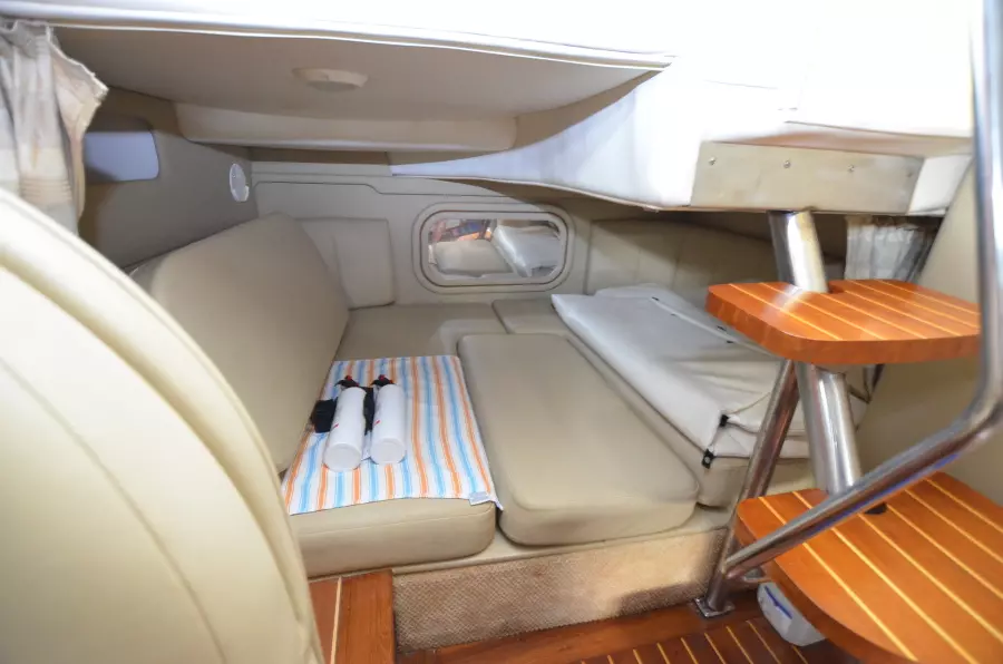 2004 Rinker 342 Fiesta Vee