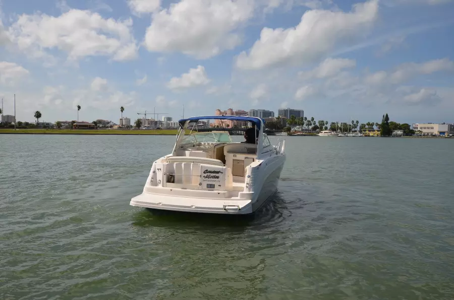 2004 Rinker 342 Fiesta Vee