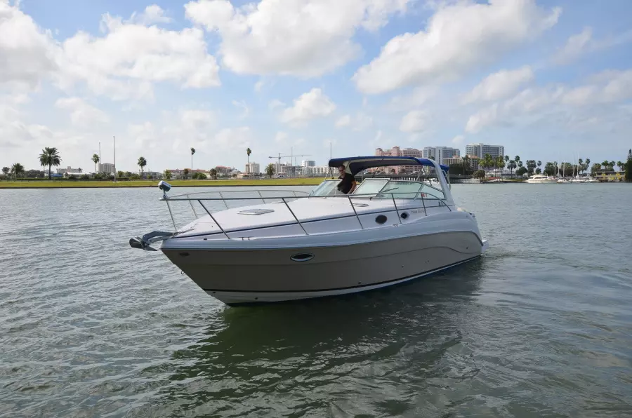 2004 Rinker 342 Fiesta Vee