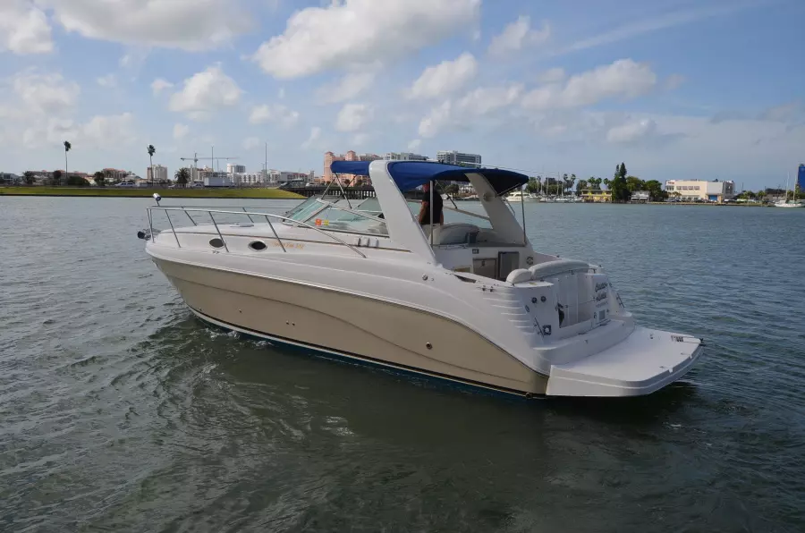 2004 Rinker 342 Fiesta Vee