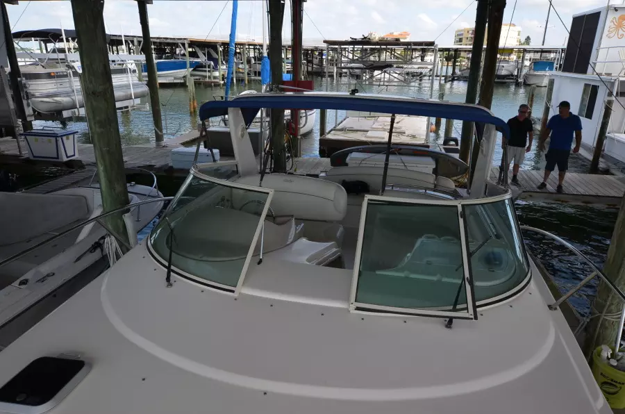 2004 Rinker 342 Fiesta Vee