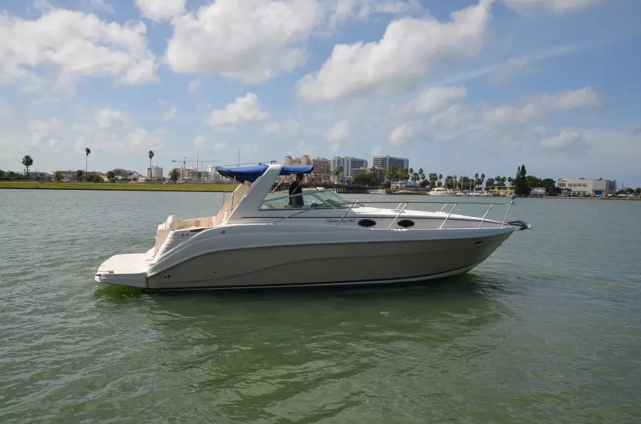 2004 Rinker 342 Fiesta Vee