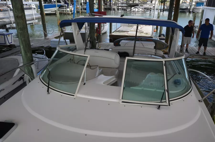 2004 Rinker 342 Fiesta Vee