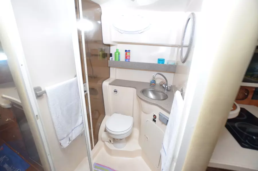 2004 Rinker 342 Fiesta Vee