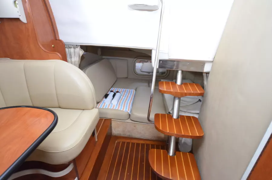 2004 Rinker 342 Fiesta Vee