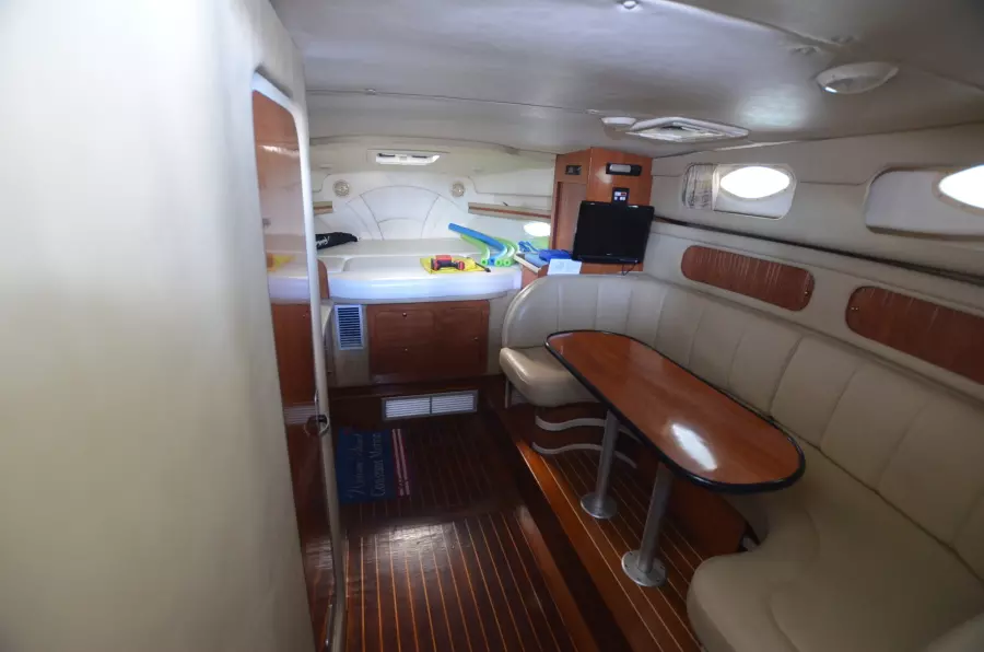 2004 Rinker 342 Fiesta Vee