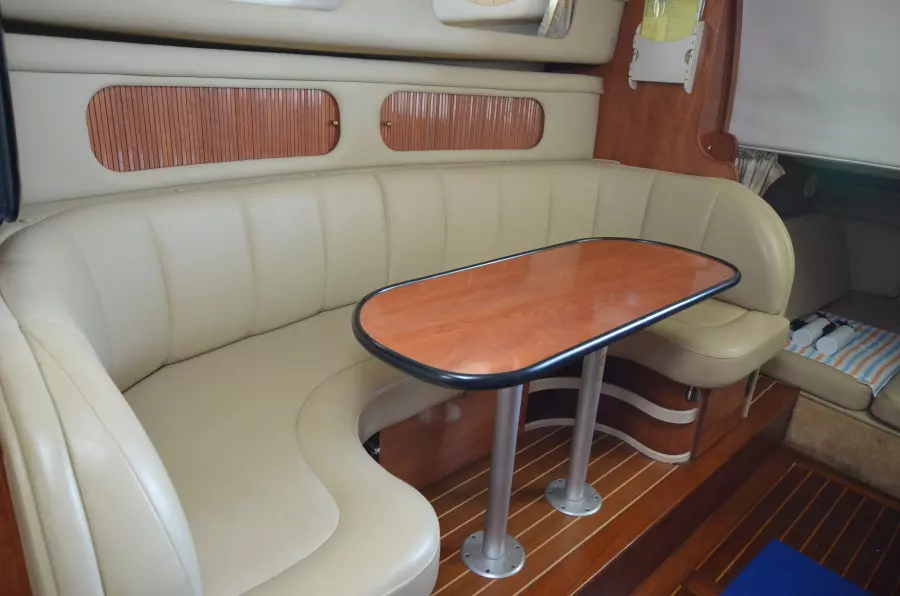 2004 Rinker 342 Fiesta Vee