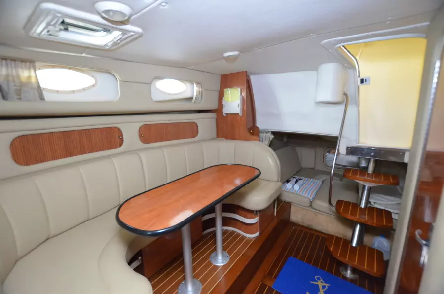 2004 Rinker 342 Fiesta Vee