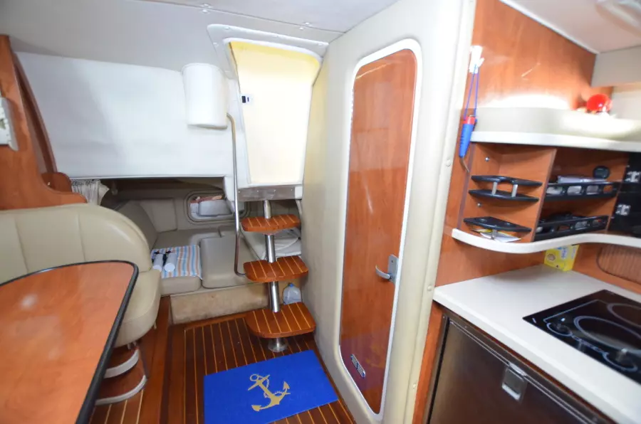 2004 Rinker 342 Fiesta Vee