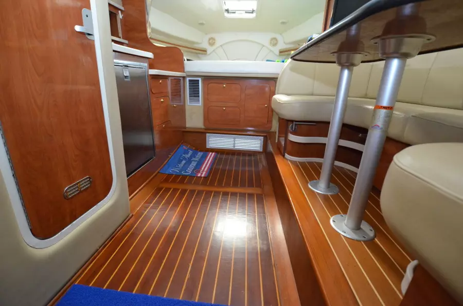 2004 Rinker 342 Fiesta Vee
