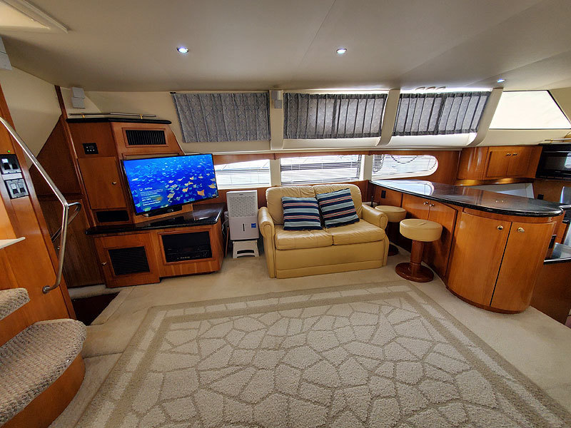 2001 Carver 466