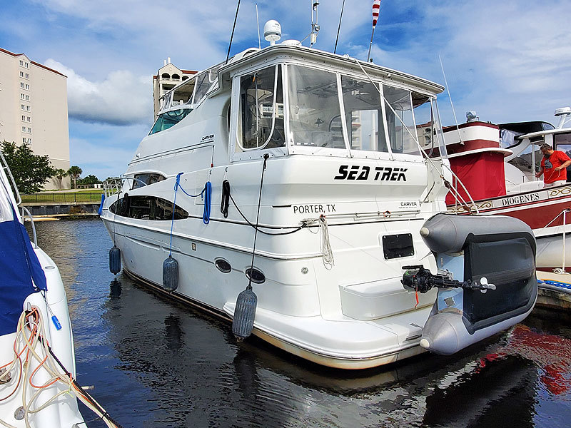 2001 Carver 466
