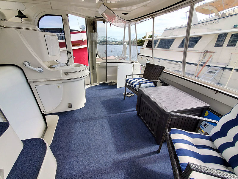 2001 Carver 466