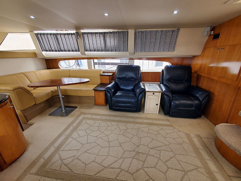 2001 Carver 466