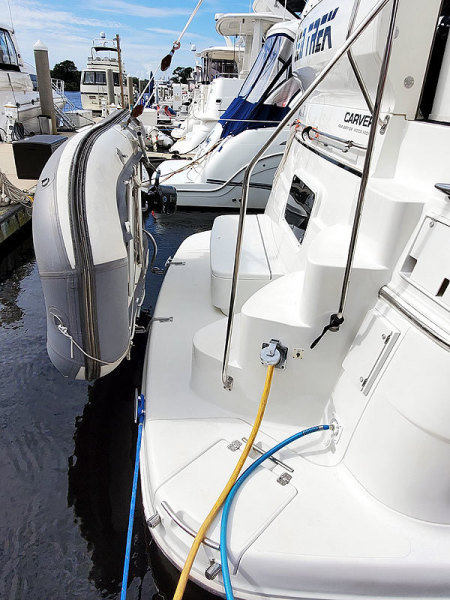 2001 Carver 466