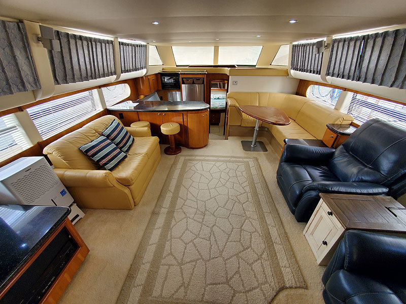 2001 Carver 466