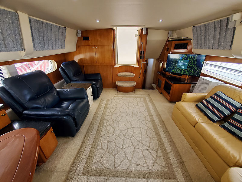 2001 Carver 466