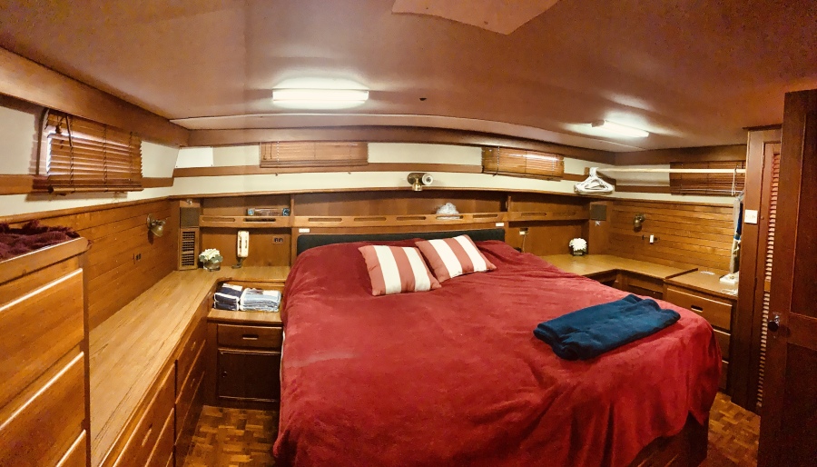 1984 Grand Banks 49