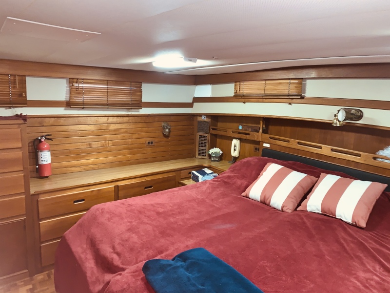 1984 Grand Banks 49