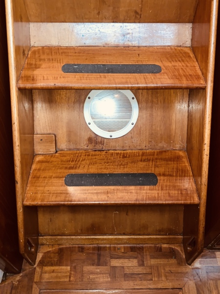 1984 Grand Banks 49