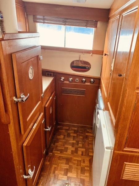 1984 Grand Banks 49