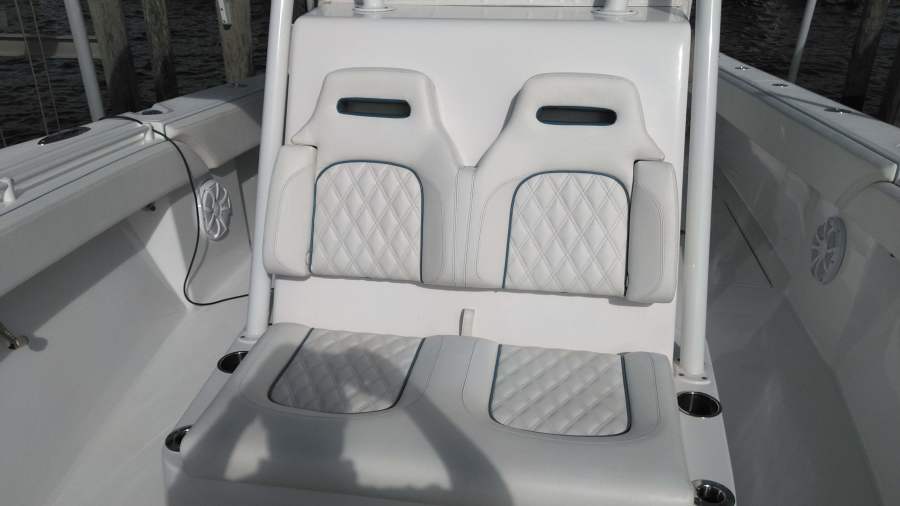 33' 2019 SeaHunter 33